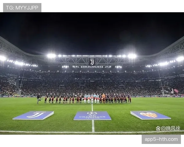 巴黎街头设立巨型屏幕,供球迷观看巴黎对阵国米的欧冠比赛